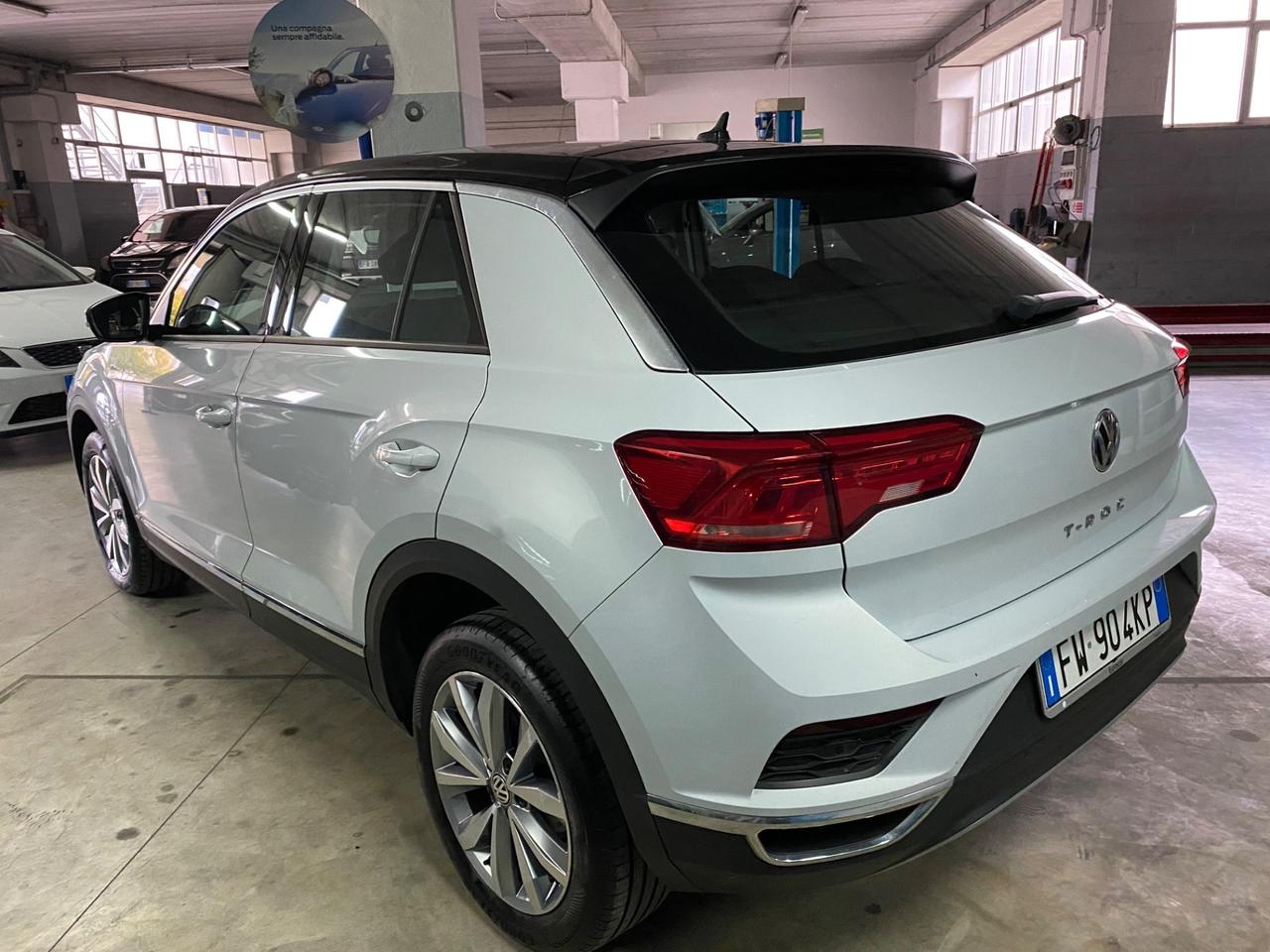 Volkswagen T-Roc VOLKSWAGEN T-Roc (2017) T-Roc 1.6 TDI SCR Advanced BlueMotion Technology (85