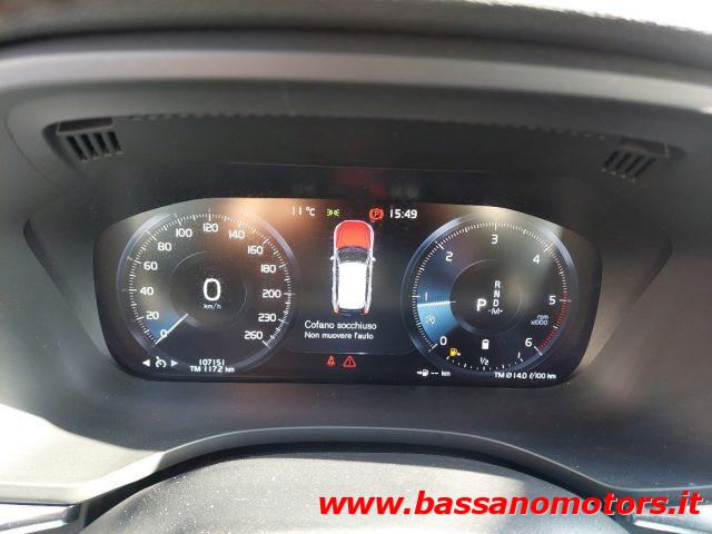 VOLVO XC60 B4 (d) AWD Geartronic Momentum Pro