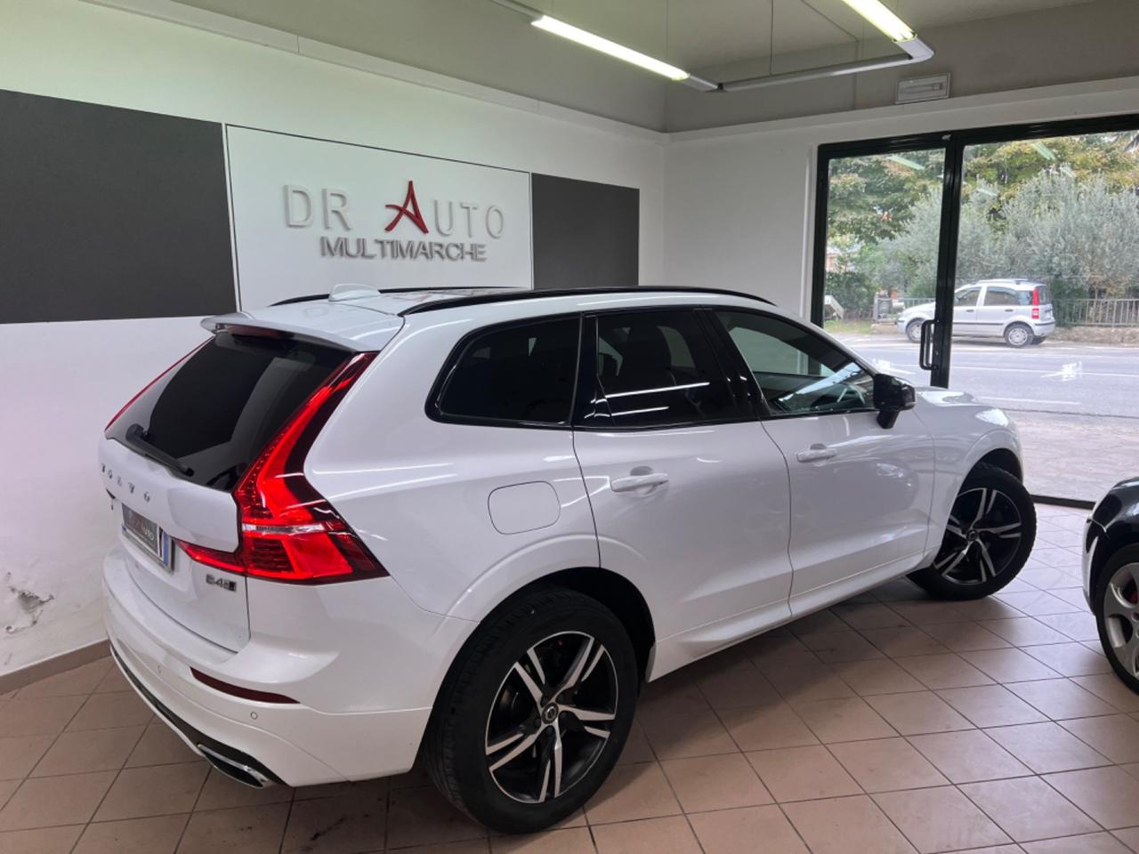 Volvo XC 60 XC60 B4 (d) AWD Geartronic R-design