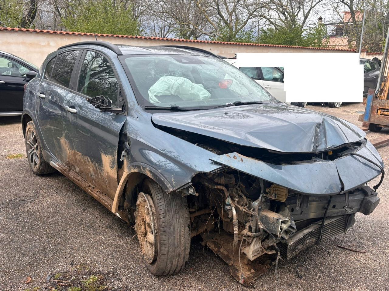 Fiat Tipo 1.6 Mjt S&S 5 porte Cross sinistrata