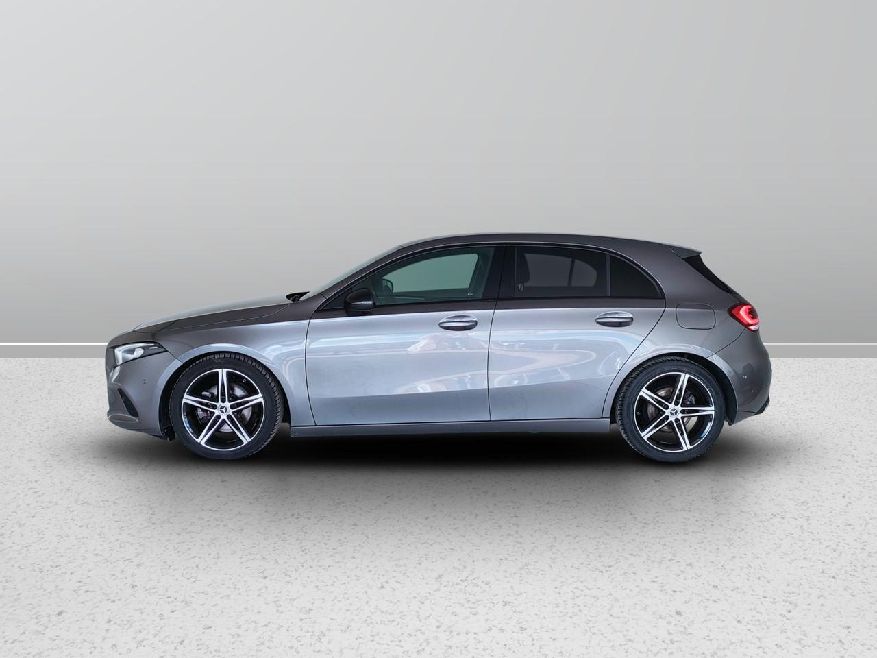 Mercedes-Benz Classe A - W177 2018 - A 180 d Sport Night edition auto