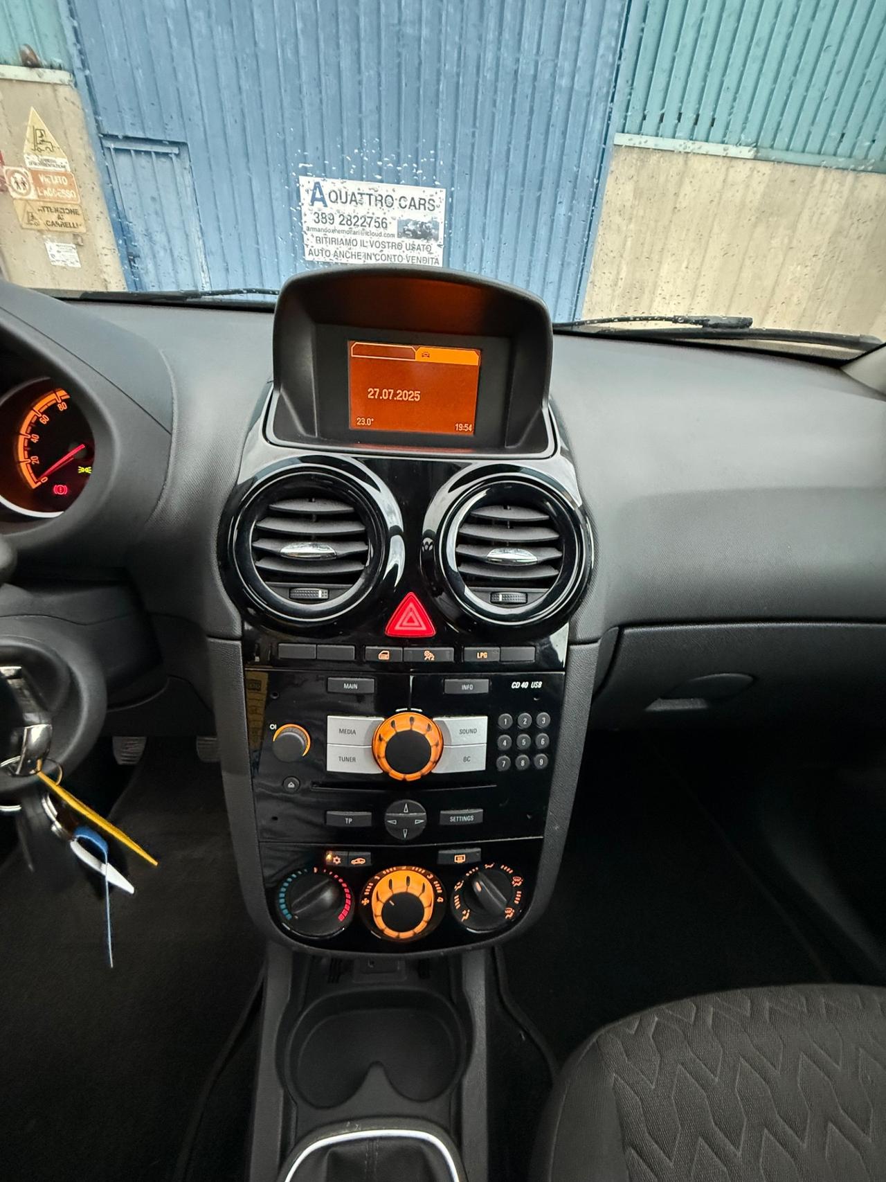 Opel Corsa 1.2 85CV 3 porte GPL-TECH b-color