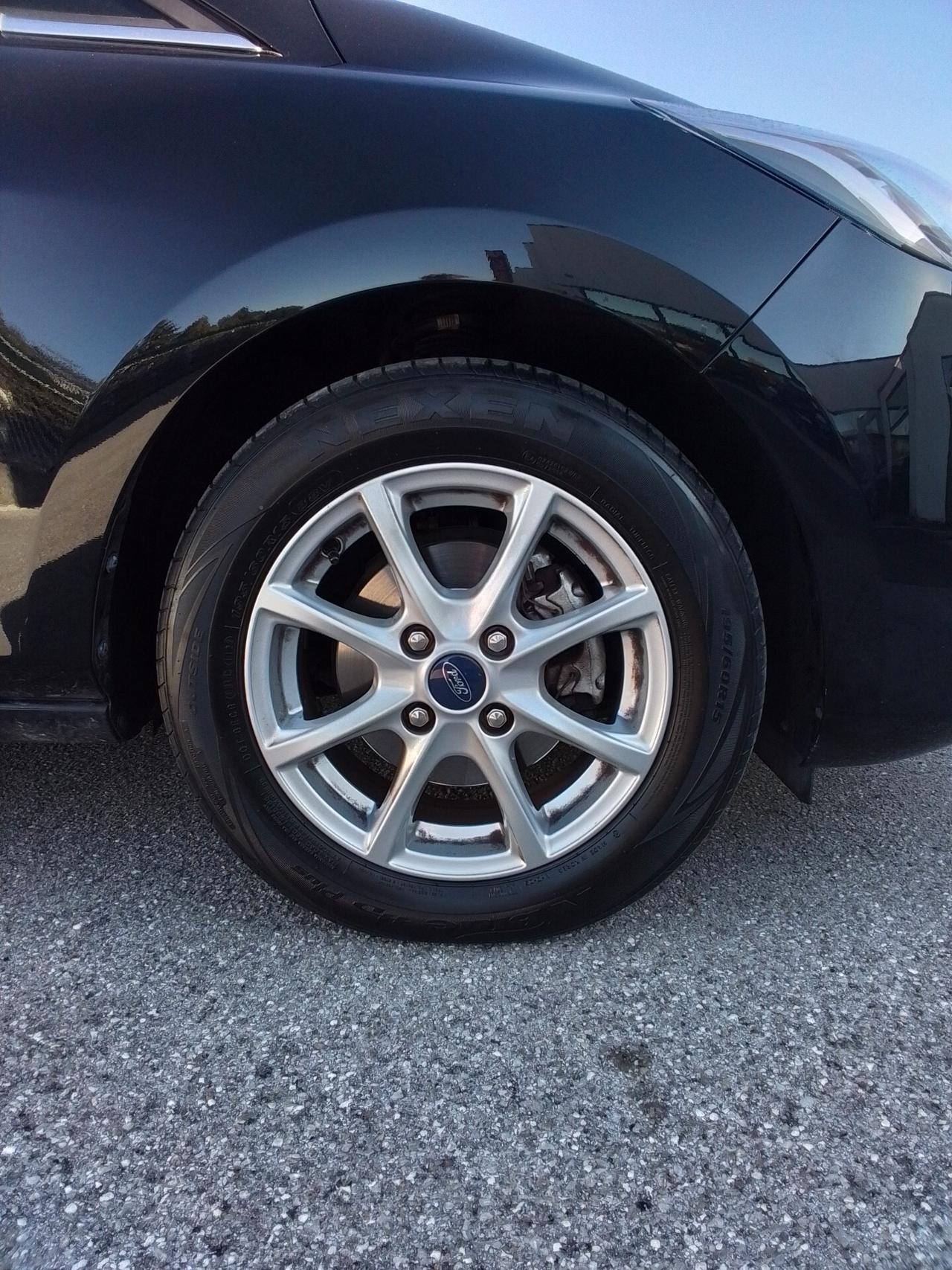 Ford Fiesta 1.0 Ecoboost Hybrid 125 CV 5 porte Titanium