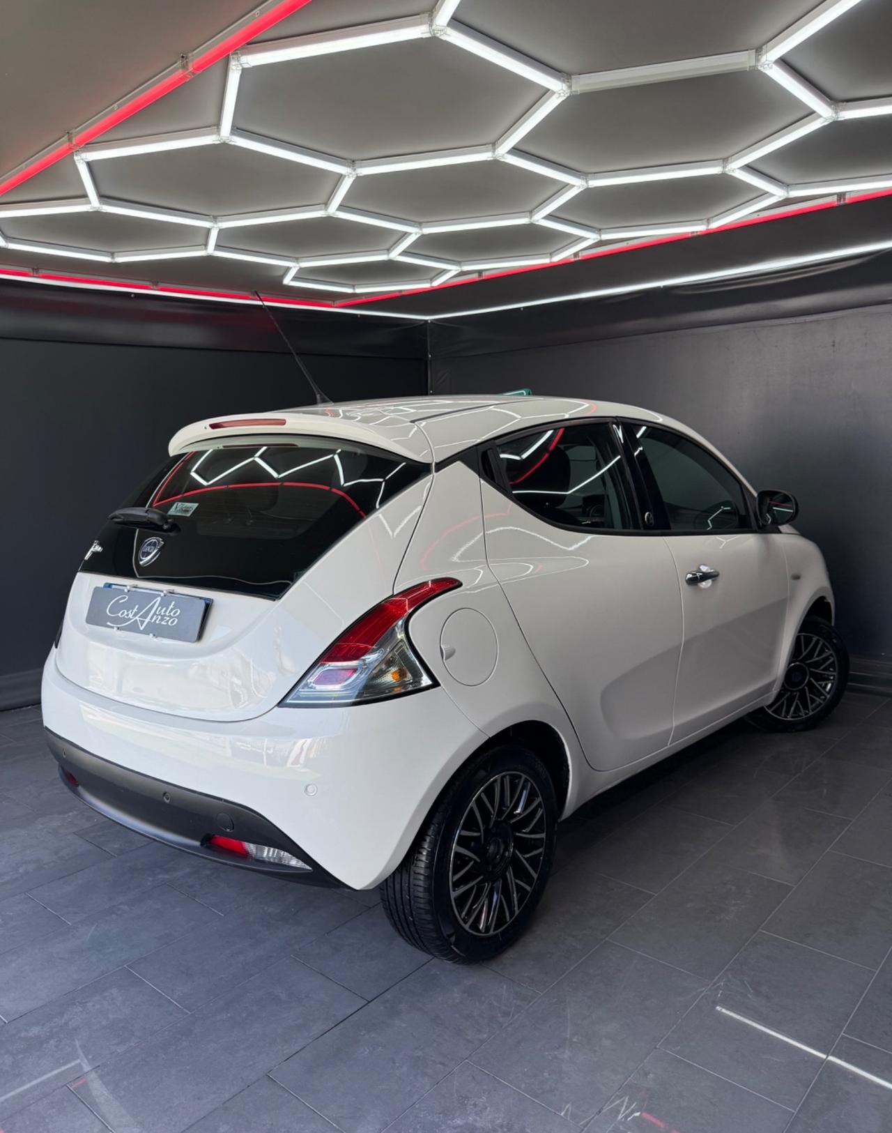 Lancia Ypsilon 1.2 GPL Ecochic Platinum 11/2015