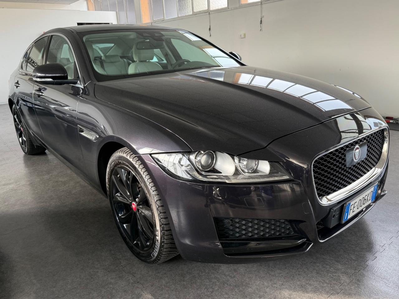 Jaguar XF 2.0 D 180 CV aut. Portfolio