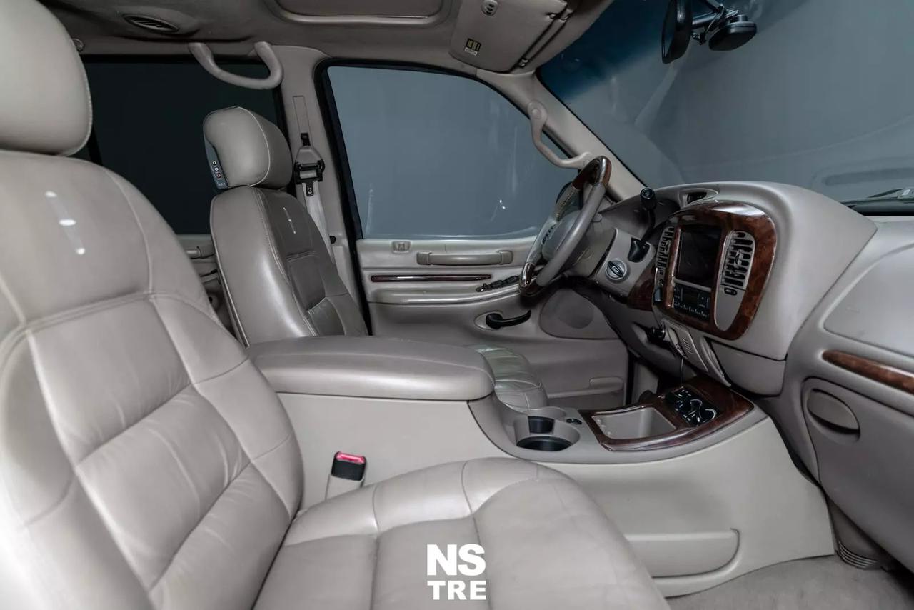 Lincoln Navigator 5.4 V8 GPL 300CV 4WD 7p.ti + barre portatutto