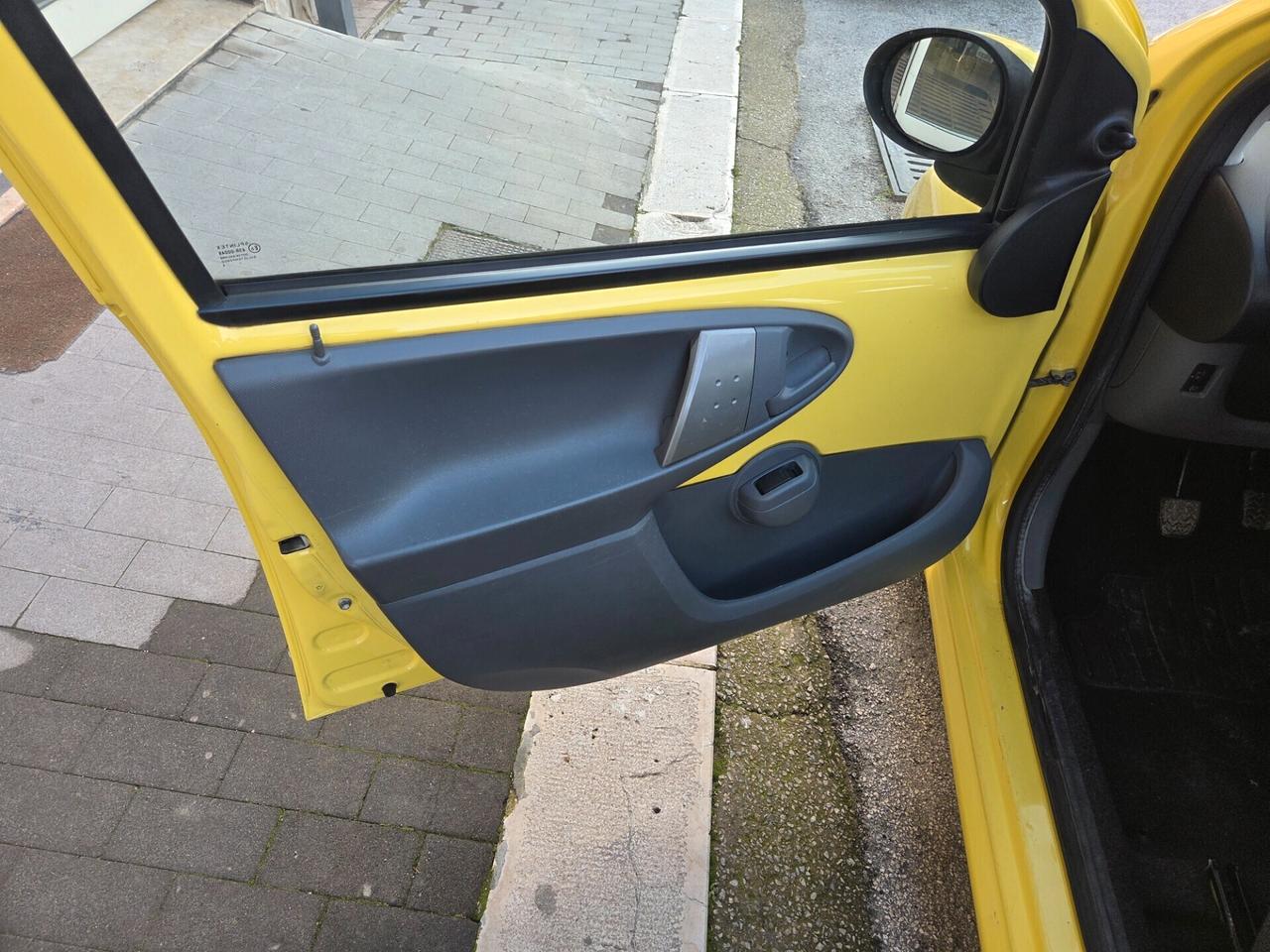 PEUGEOT 107 ANNO 2009 5PORTE SOLI KM 78000 CERTIF