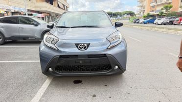 Toyota Aygo X 1.0 VVT-i 72 CV 5 porte Lounge Air S-CVT LED NAVI KAMERA PDC CAR PLAY CERCHI 16 BLUETOOTH