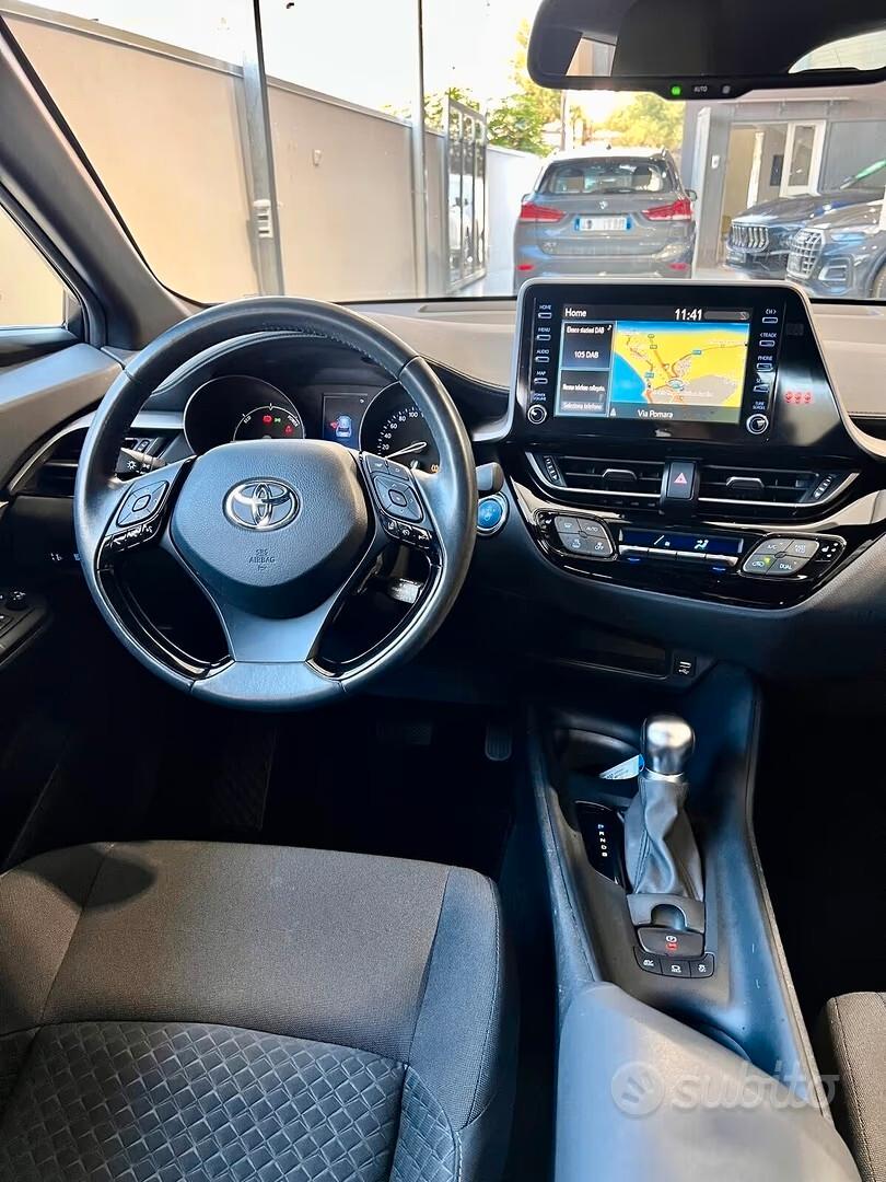 Toyota C-HR 1.8 Hybrid E-CVT Business