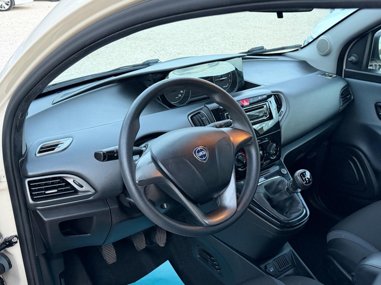 Lancia Ypsilon 1.2 69 CV 5 porte Gold