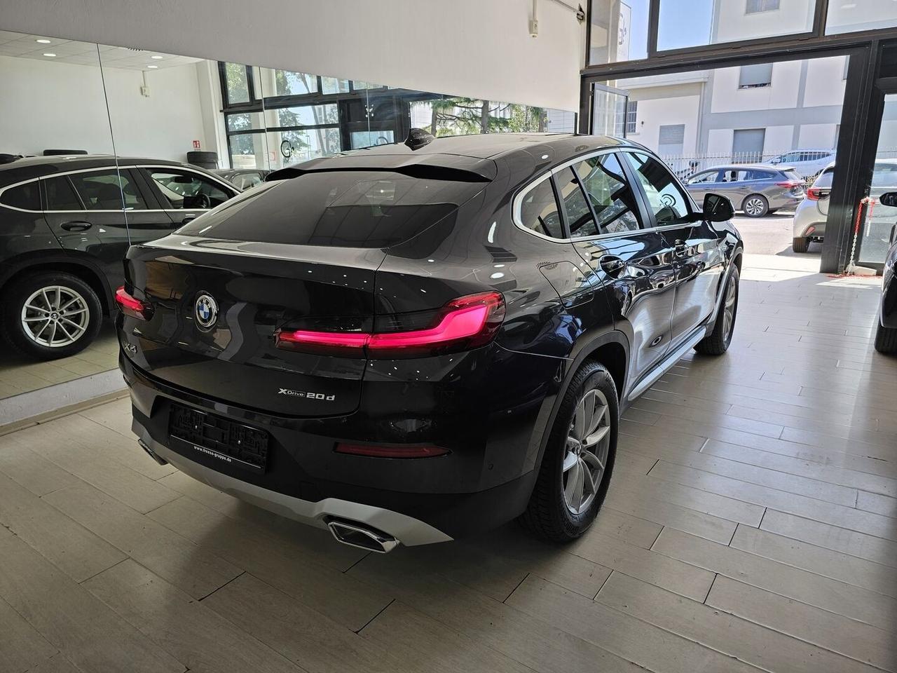 BMW X4 Xdrive 20d mhev Tetto cam Nav PDC Full LED