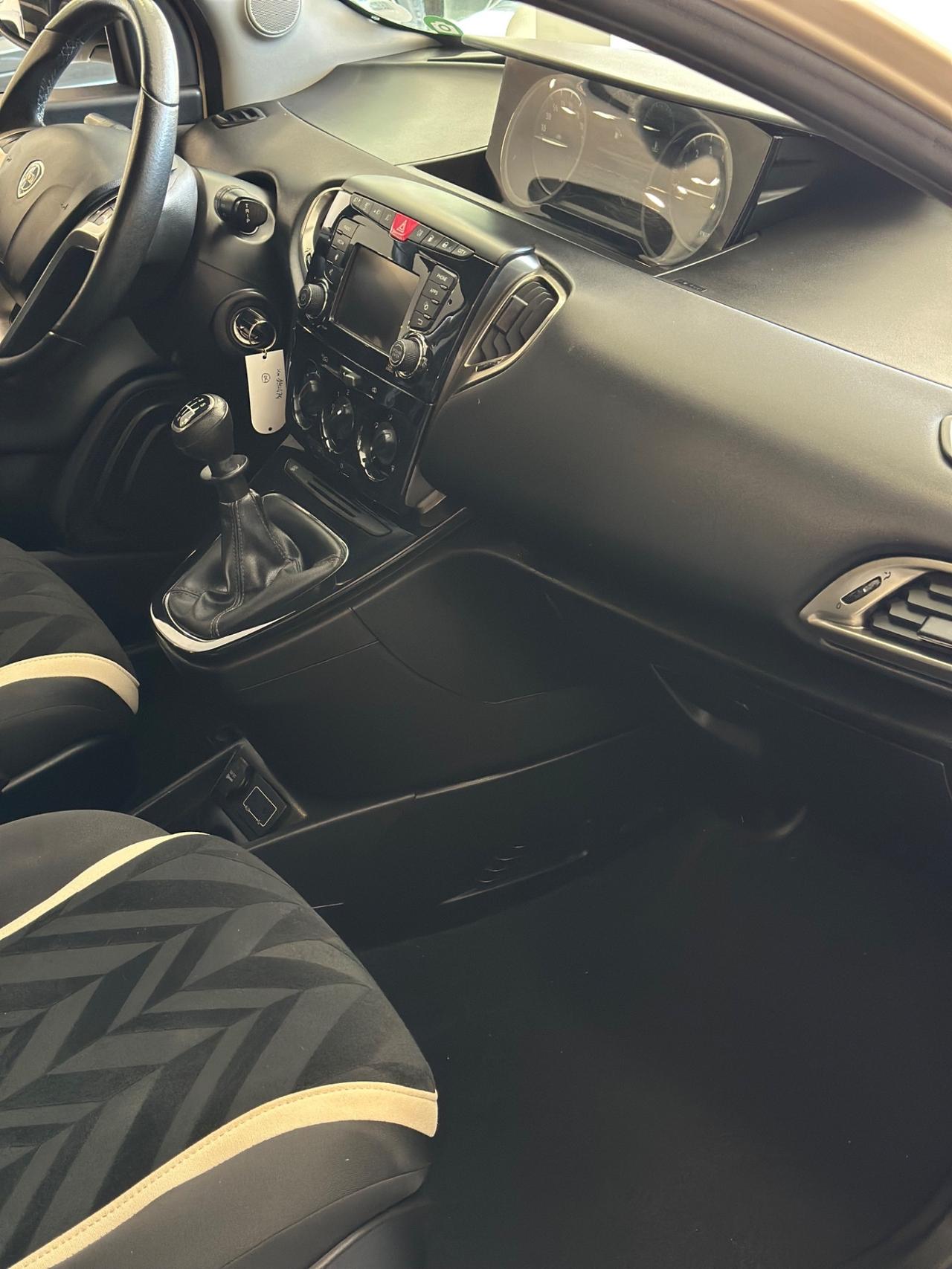 Lancia Ypsilon 1.2 69 CV 5 porte GPL Ecochic Gold