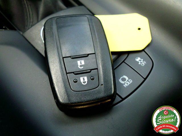 TOYOTA C-HR 1.8 Hybrid E-CVT Business