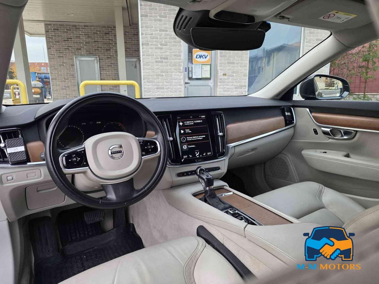 Volvo V90 D4 AWD Geartronic Momentum