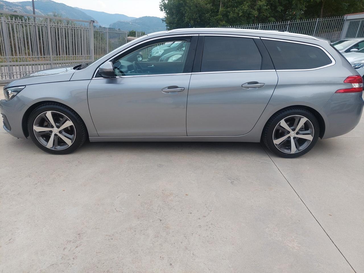 Peugeot 308 BlueHDi 130 S&S Allure