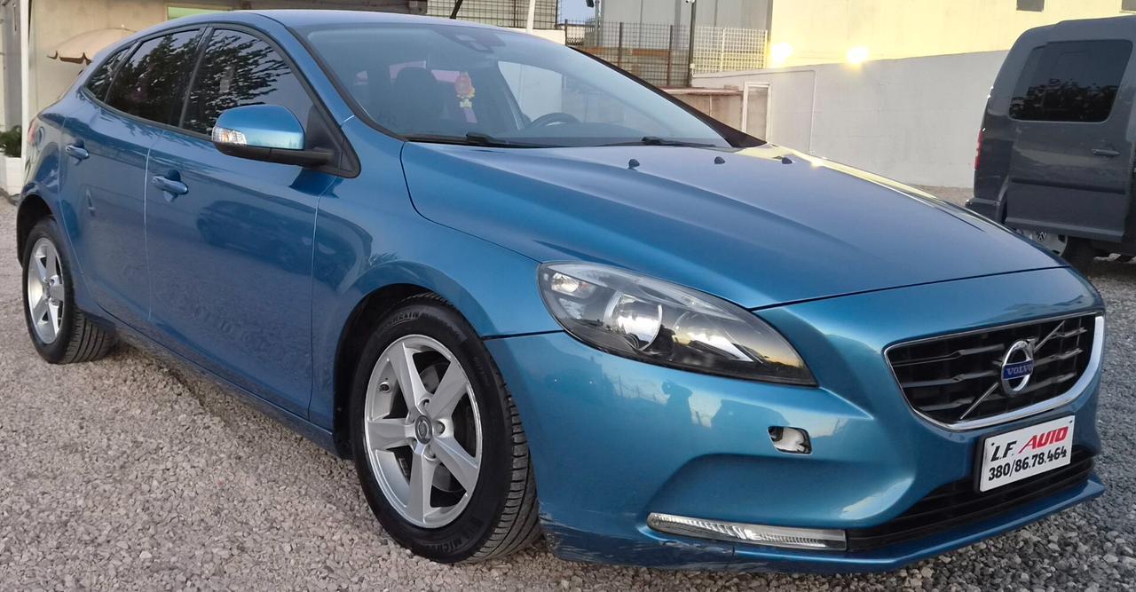 Volvo V40 D2 1.6 Powershift R-design Kinetic