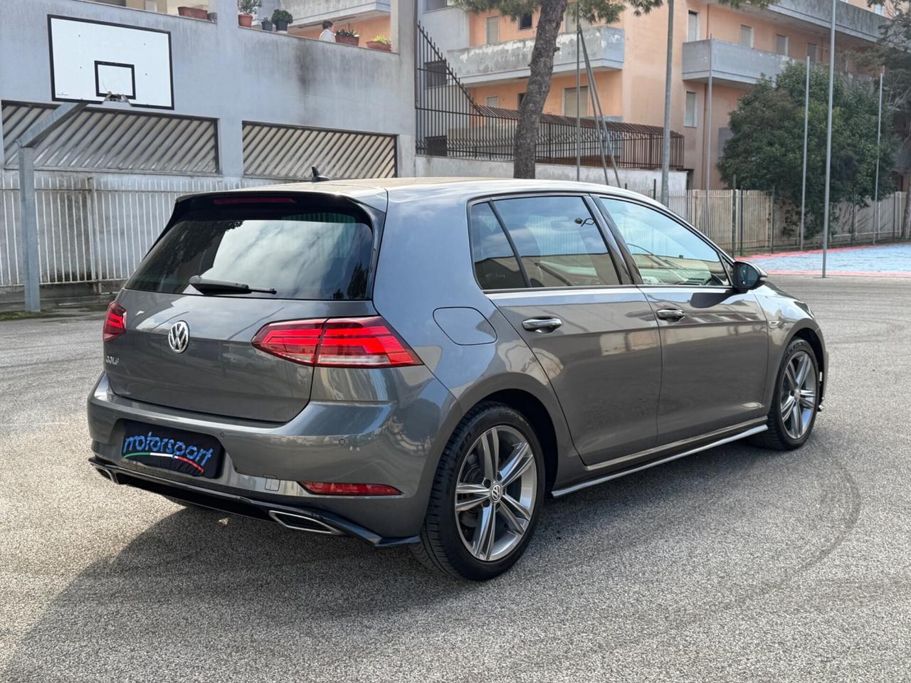 Volkswagen Golf 7.5 1.6 TDI R-Line