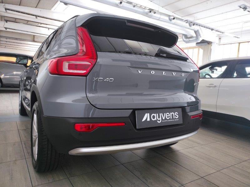 VOLVO XC40 (2017-->) - XC40 B3 automatico Core