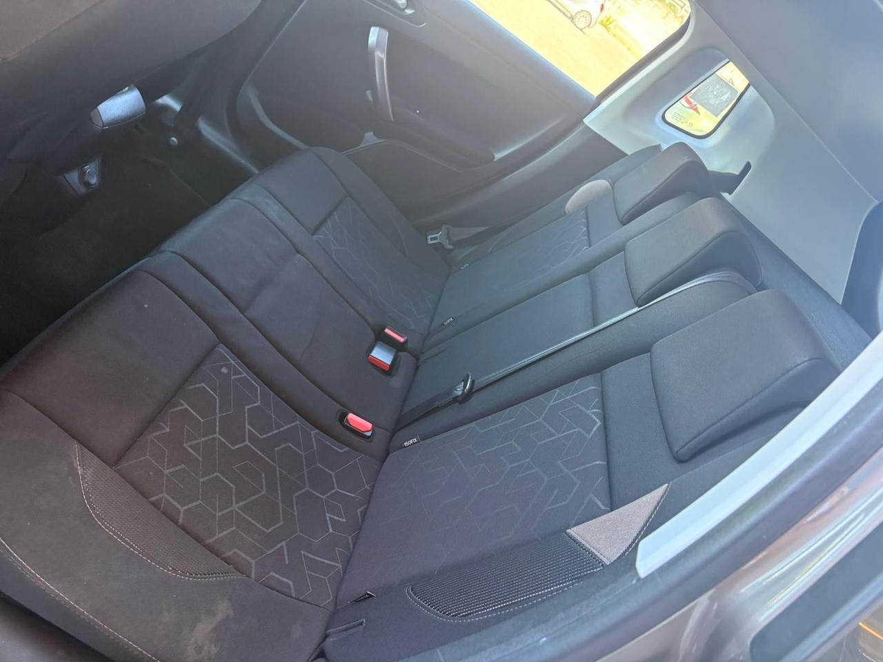 Peugeot 2008 1.6 e-HDi 92 CV Stop&Start Allure 126.000 KM