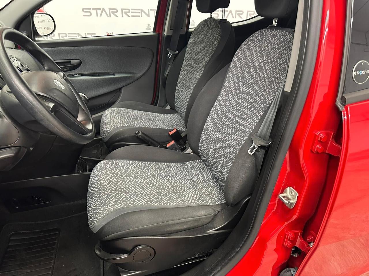 Lancia Ypsilon 1.0 FireFly 5 porte S&S Hybrid Ecochic Silver