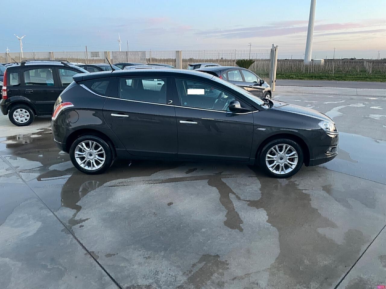 Lancia Delta 1.6 MJT DPF Oro vettura pari al nuovo