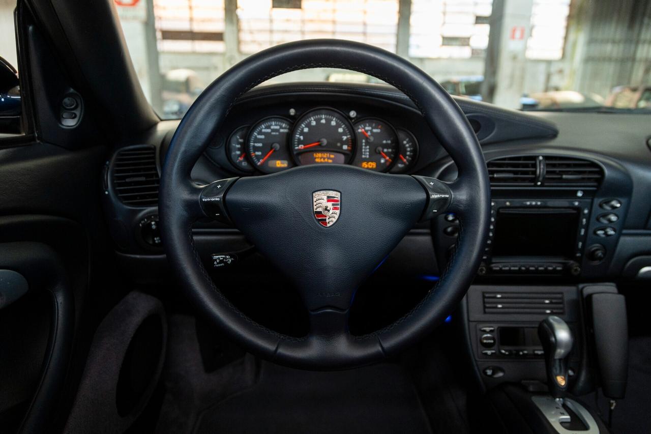 Porsche 911 Carrera 4S cat Cabriolet