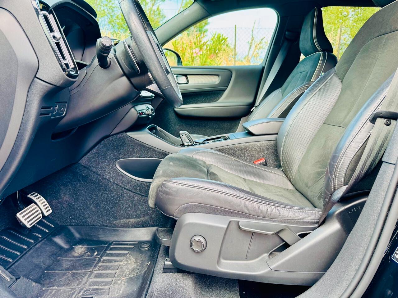 Volvo XC40 D3 R-design CarPlay / LED / RetroCam.