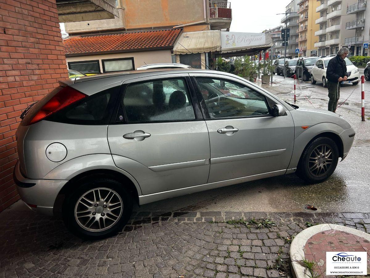 FORD - Focus - 1.6i 16V 5p. Ambiente