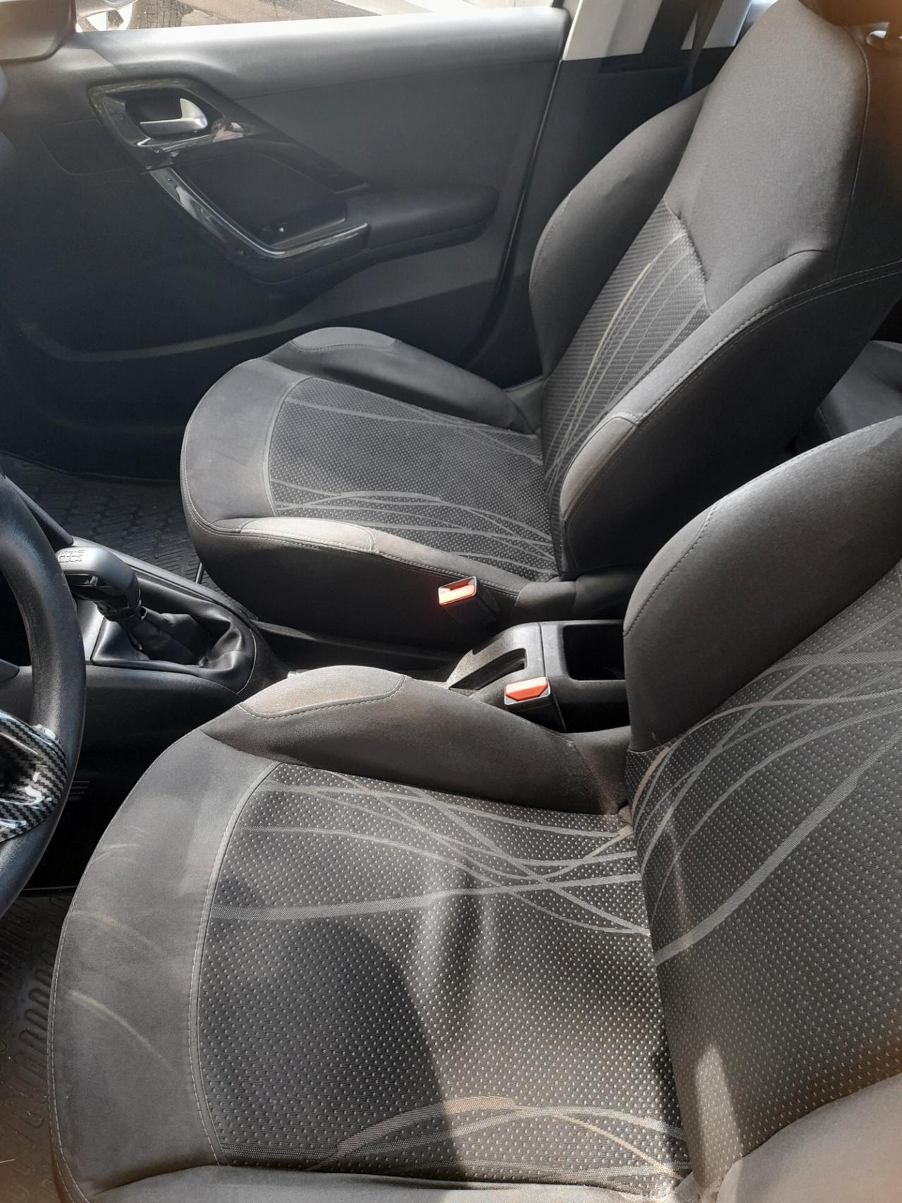 Peugeot 208 1.0 68 CV 5 porte