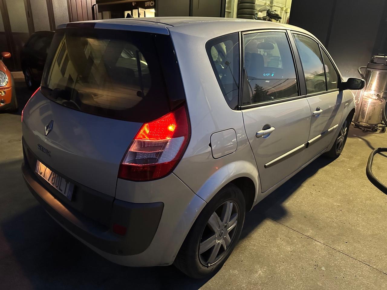 Renault Scenic Scénic 2.0 16V Luxe Dynamique