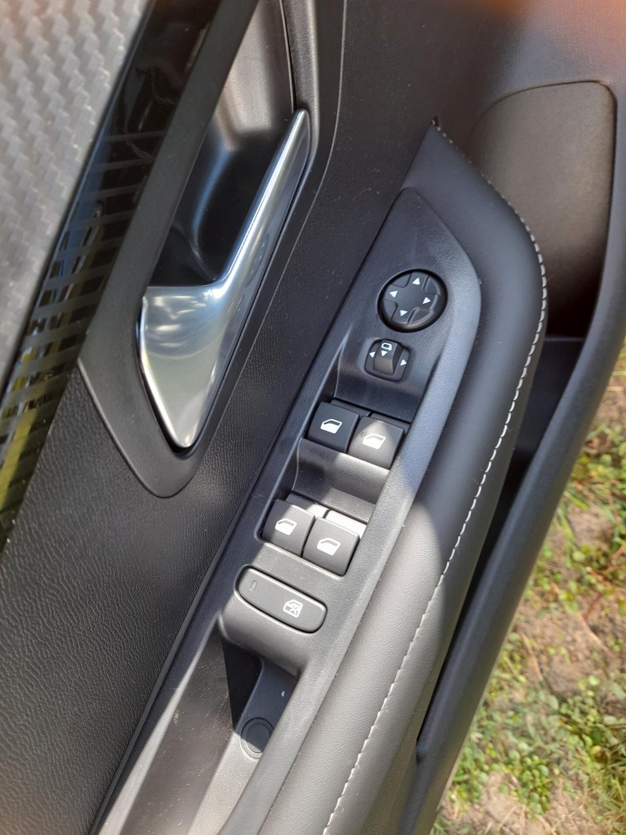 Peugeot 208 PureTech 100 Stop&Start 5 porte Allure