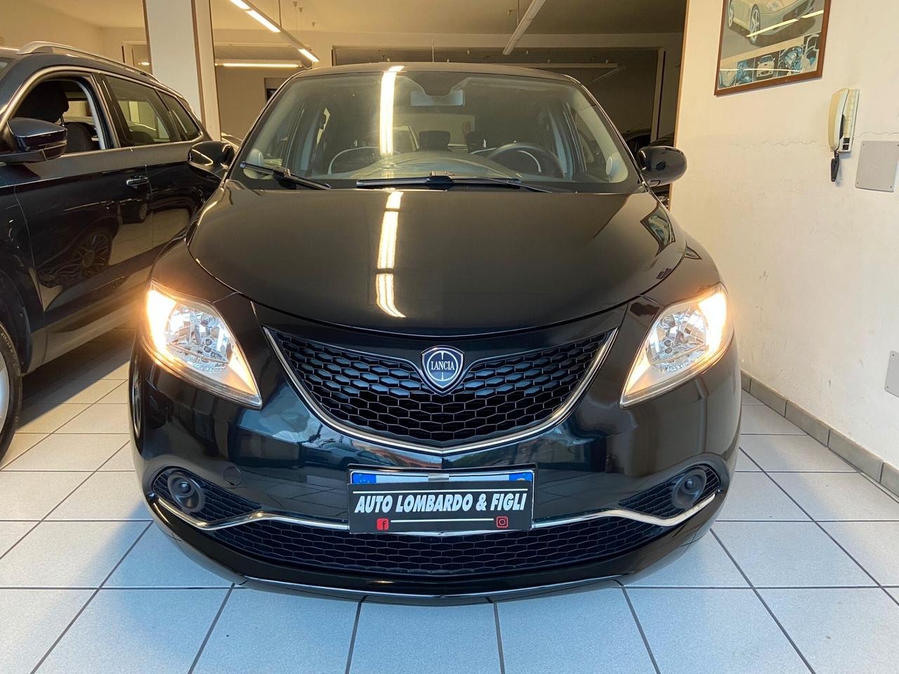 Lancia Ypsilon 1.2 69 CV 5 porte Platinum