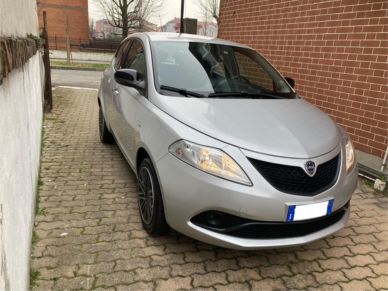 Lancia Ypsilon 1.2 69 CV 5 porte GPL Ecochic Gold