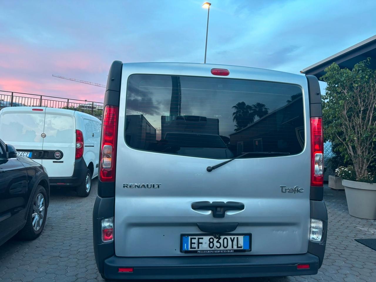 RENAULT TRAFIC 2.0 DCI 120 CV 9 POSTI - MOTORE RIFATTO