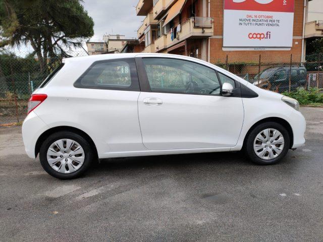 TOYOTA Yaris 1.0 Lounge 69 Cv Neo Patentati