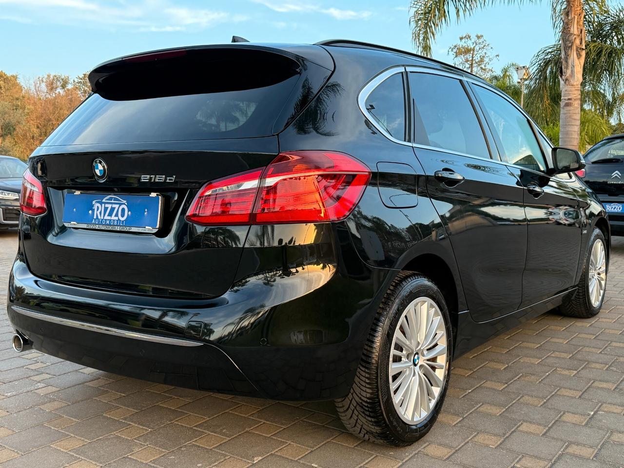 Bmw 218d Active Tourer Luxury Auto Led Navi Pelle