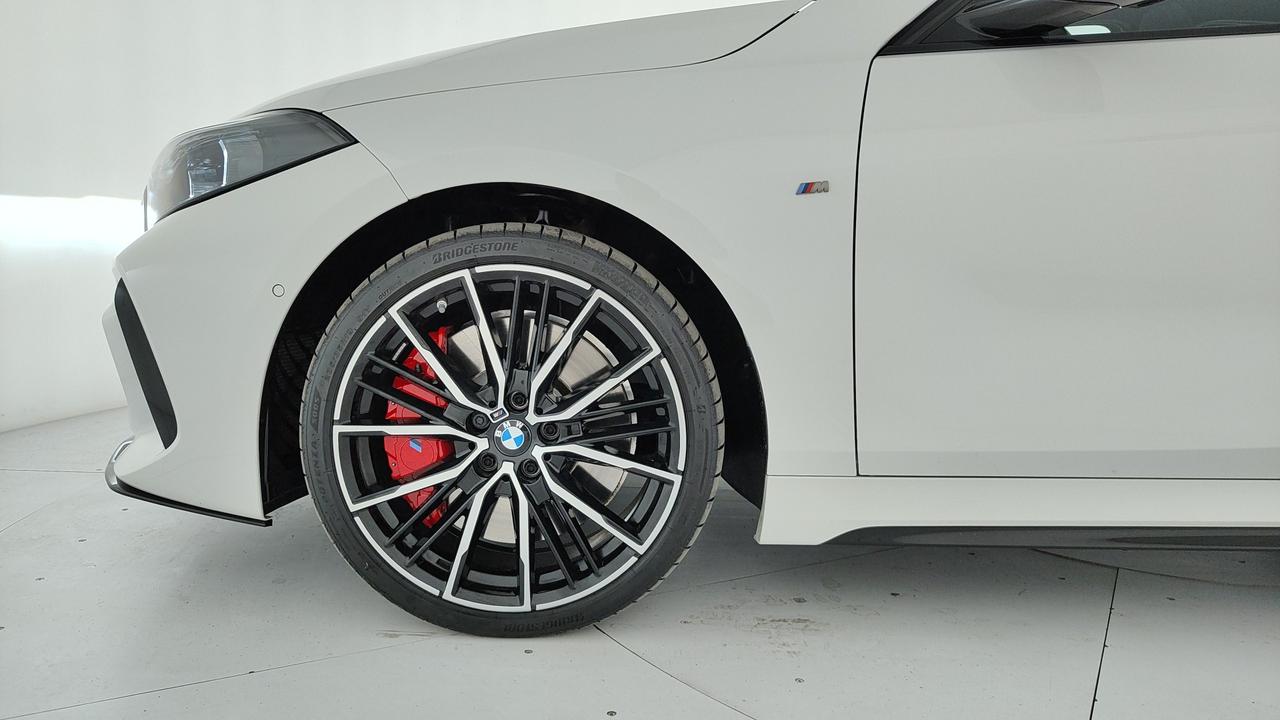 BMW Serie 1 F40 - M 135i xdrive auto