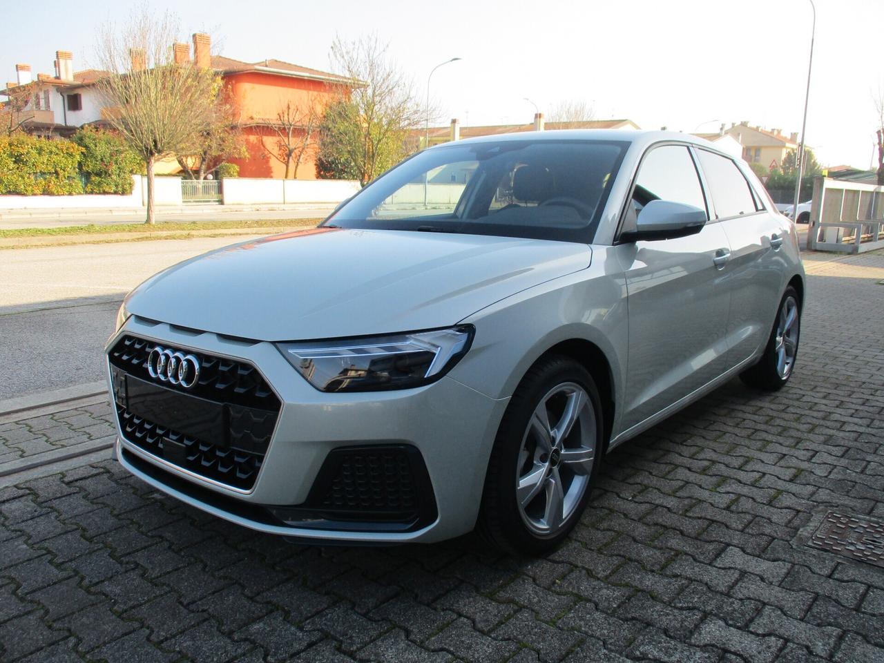 Audi A1 allstreet 30 TFSI Business