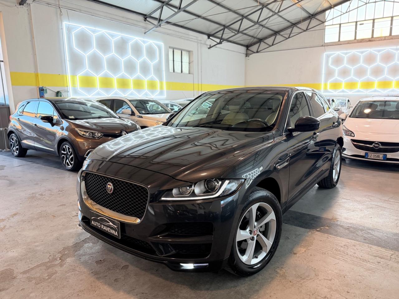 Jaguar F-Pace 2.0 D 180 CV AWD . Portfolio 2019