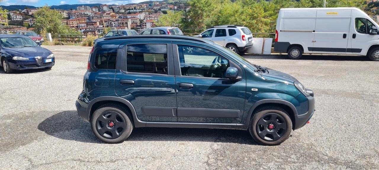 Fiat PANDA CROSS 1.0 FireFly Hybrid -9/23-km 7700