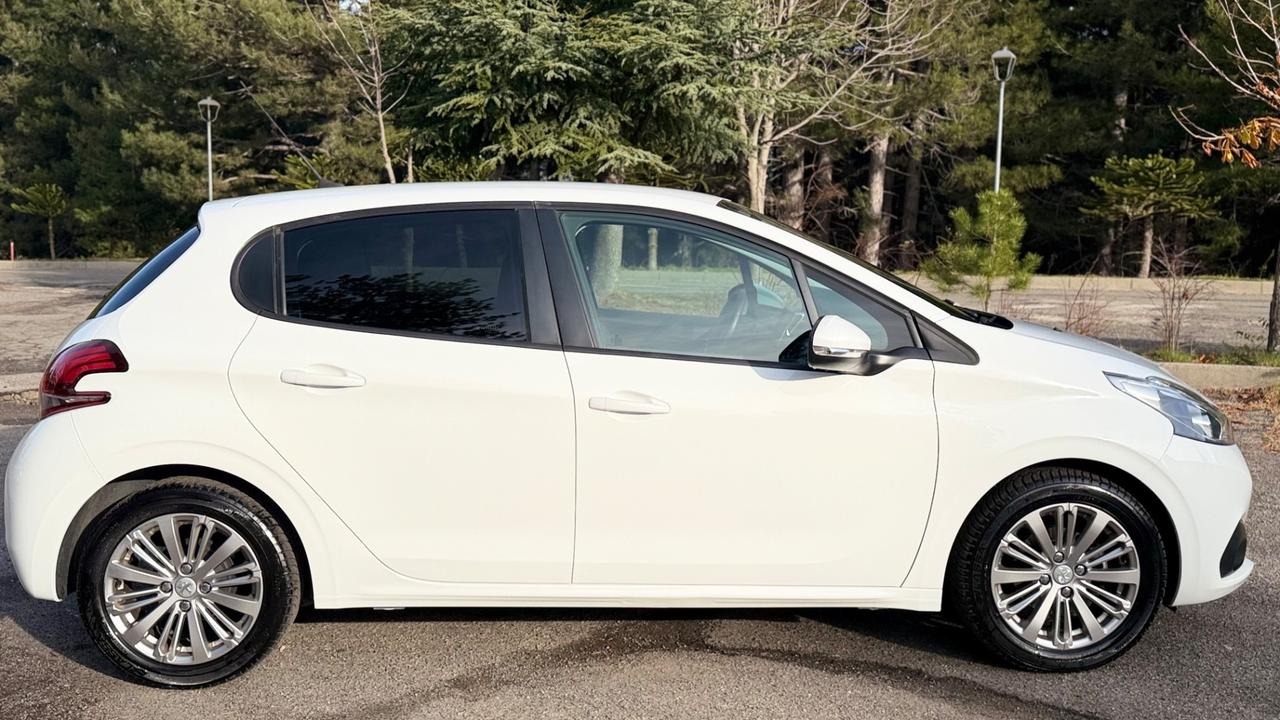 Peugeot 208 BlueHDi 75 5 porte Allure