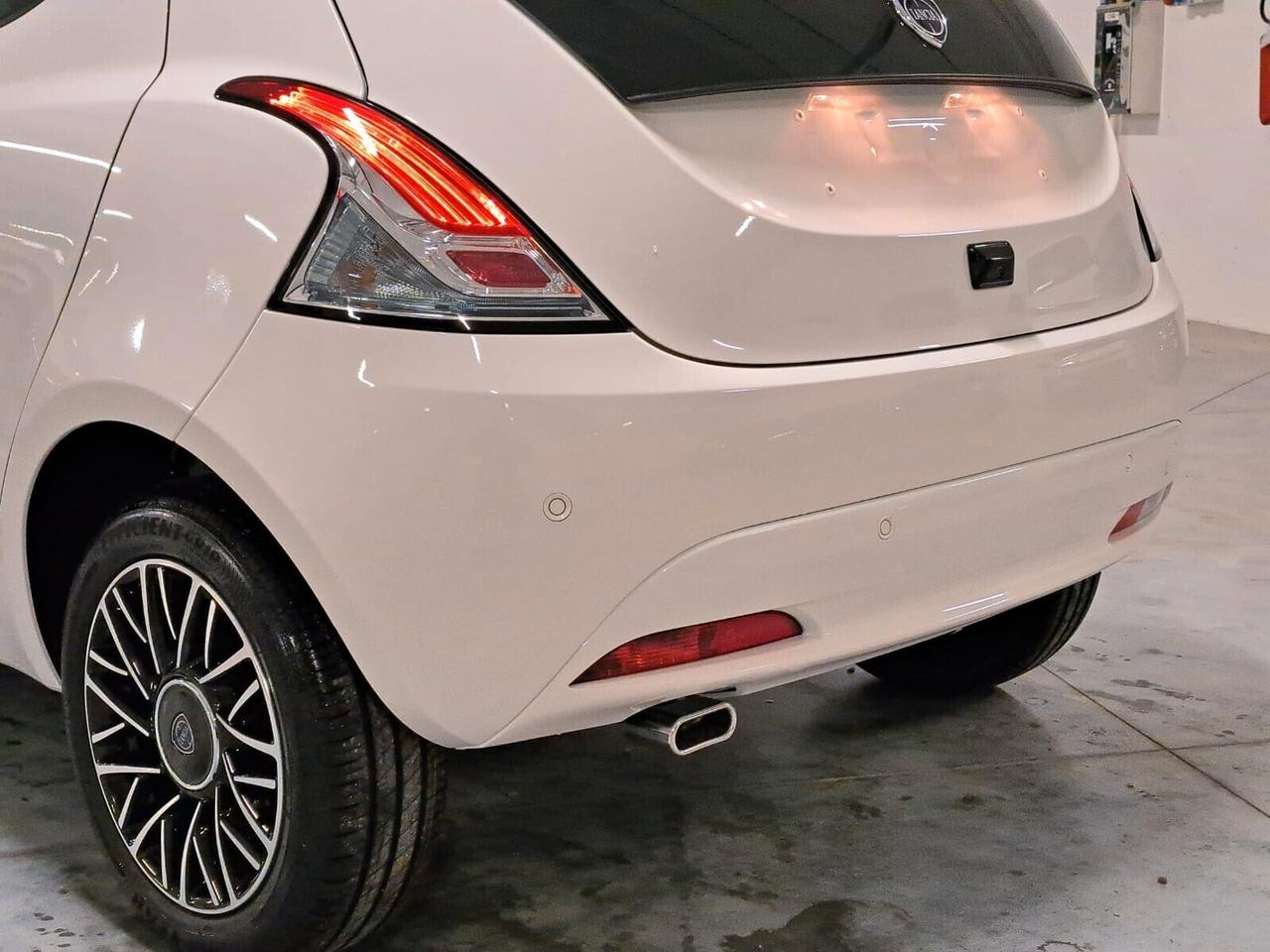 Lancia Ypsilon 1.0 FireFly Hybrid Platino Km. 0 (466)