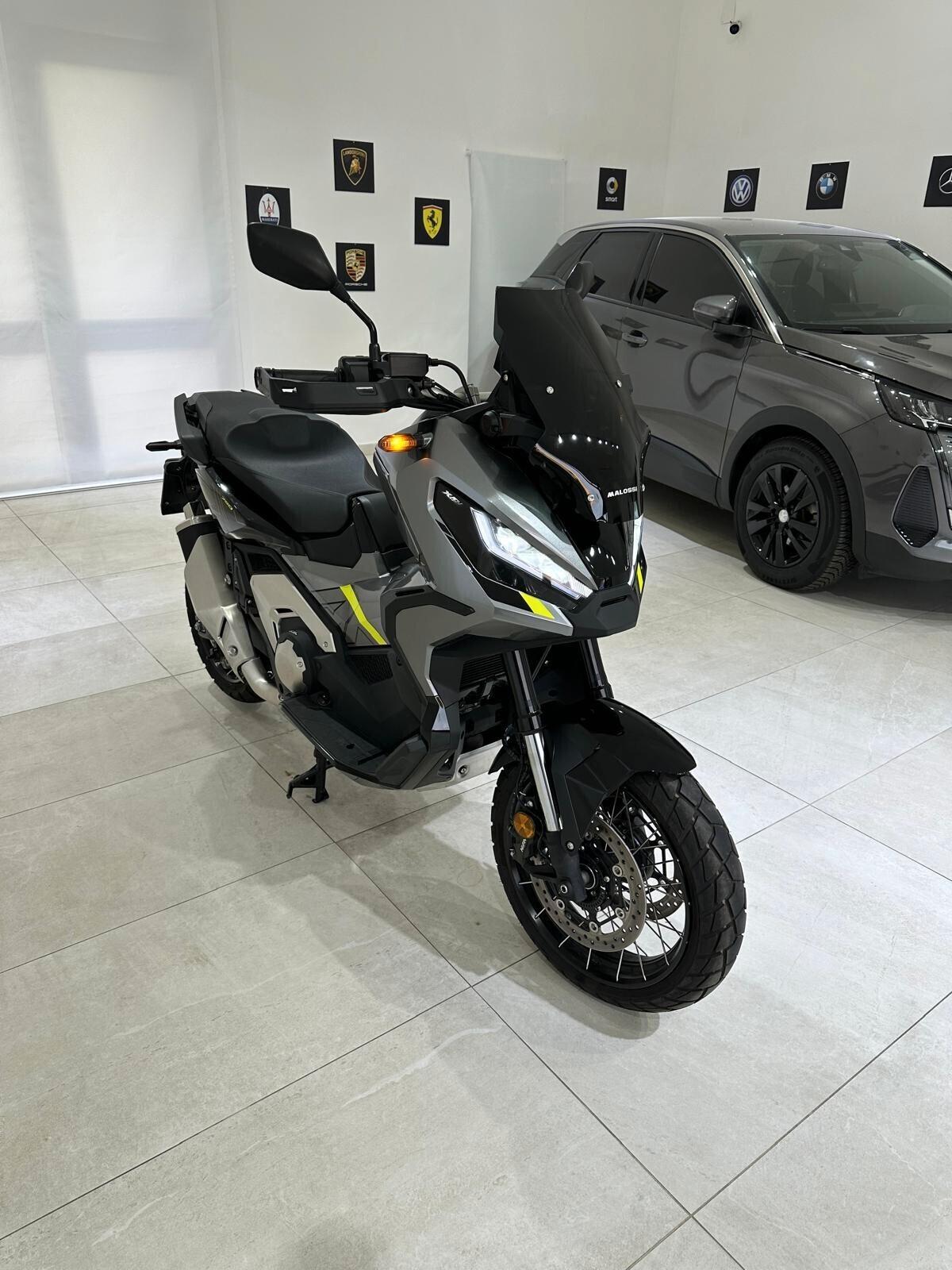 Honda X-ADV 750 EDIZIONE SPECIALE