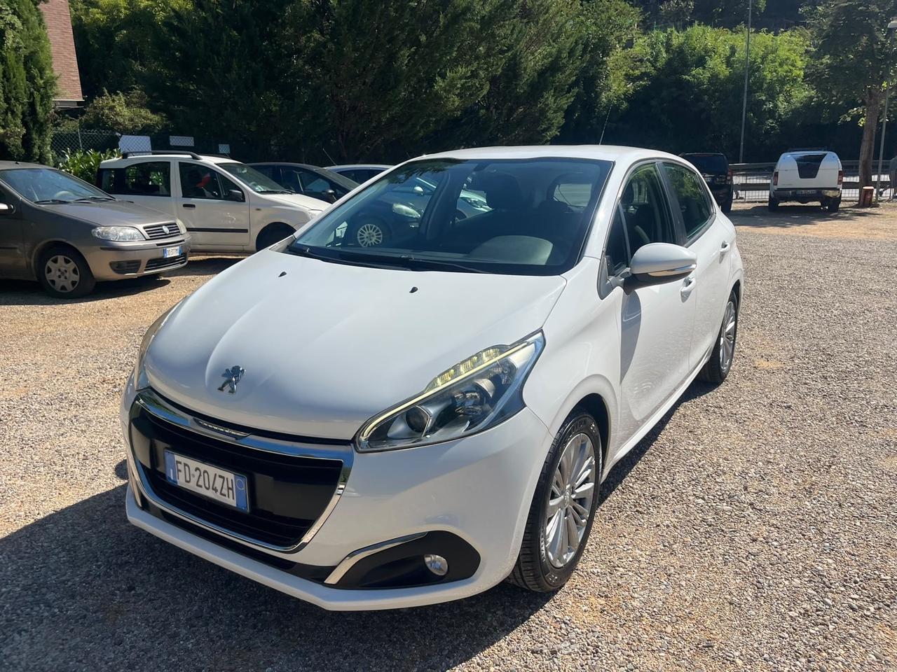 Peugeot 208 PureTech 82 5p. Allure