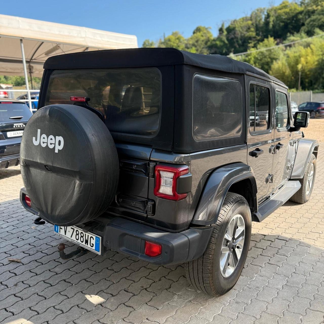 Jeep Wrangler Unlimited 2.2 Mjt II Sahara