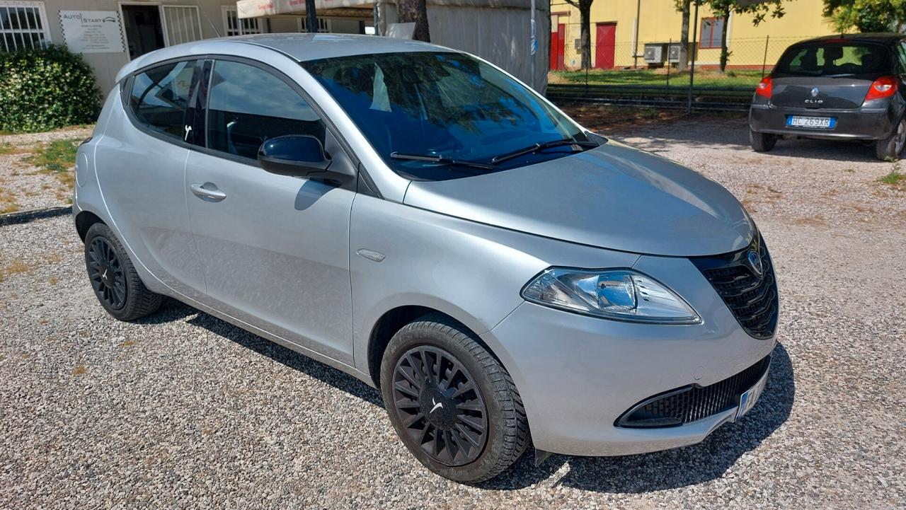 Lancia Ypsilon 1.2 69 CV 5 porte Gold