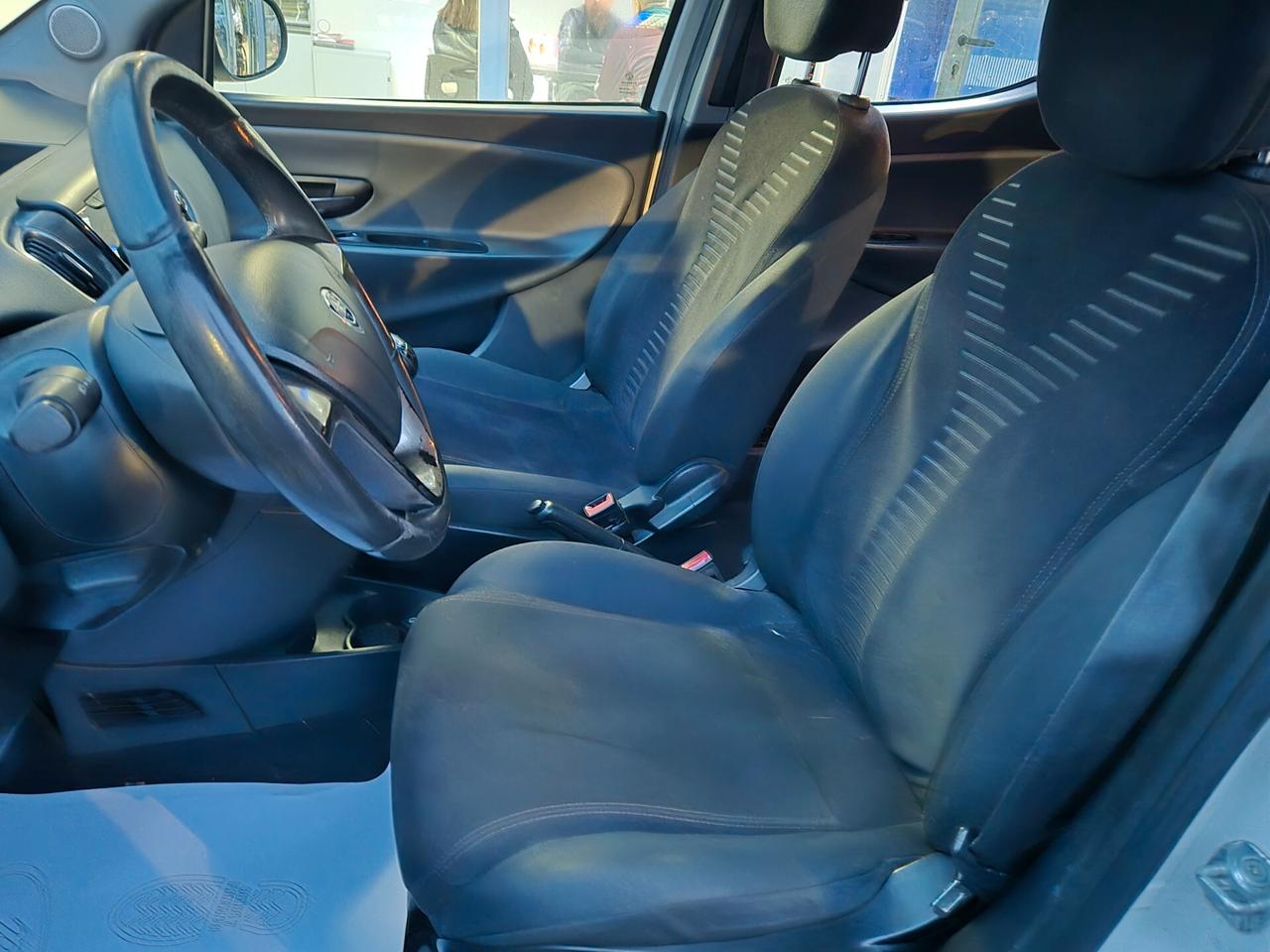 Lancia Ypsilon 1.2 69 CV 5 porte GPL Ecochic Silver