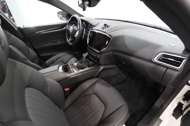 Maserati Ghibli 330 CV MHEV GT Ultima