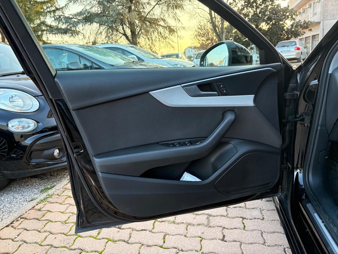 Audi A4 Avant 40 TDI S tronic line edition