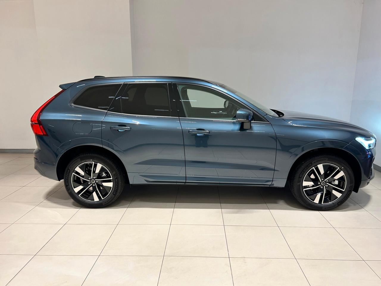 Volvo XC 60 T6 Plug-in hybrid AWD automatico Core *Anche Autocarro N1*